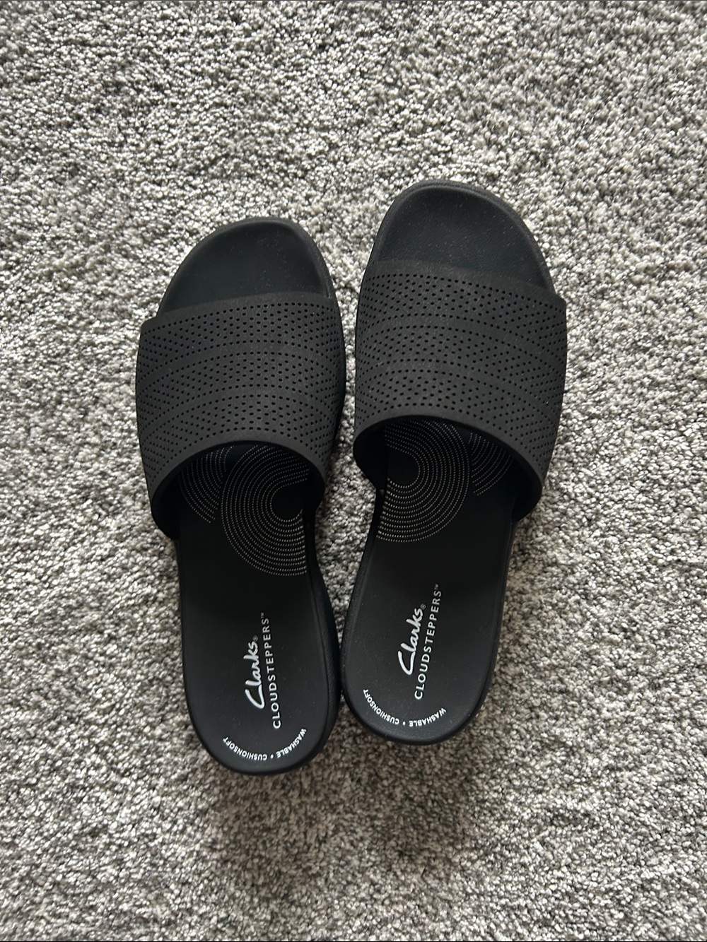Clarks woman’ Black Perforated Slide Sandals